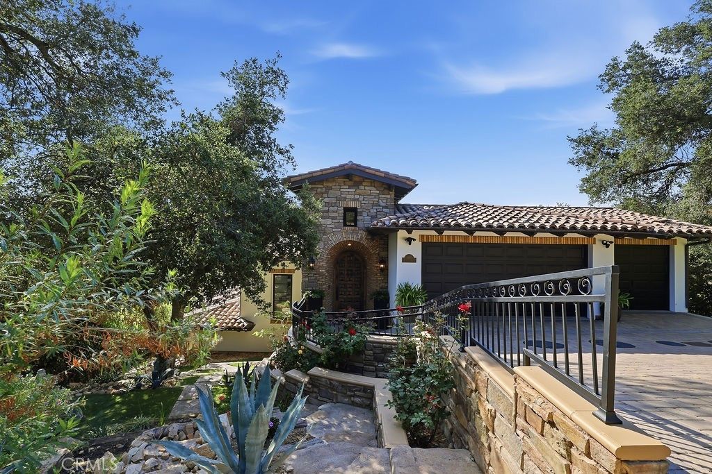 921 Monarch, La Canada Flintridge