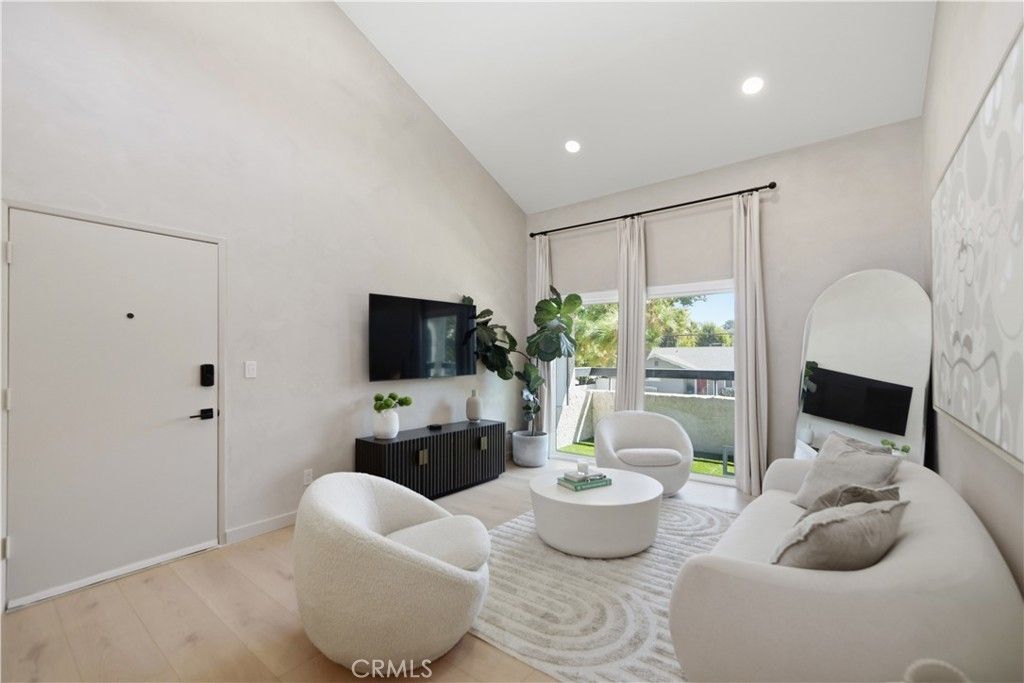 25039 Peachland Avenue # 204, Newhall