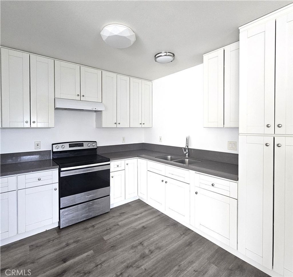 320 E Hullett # D, Long Beach