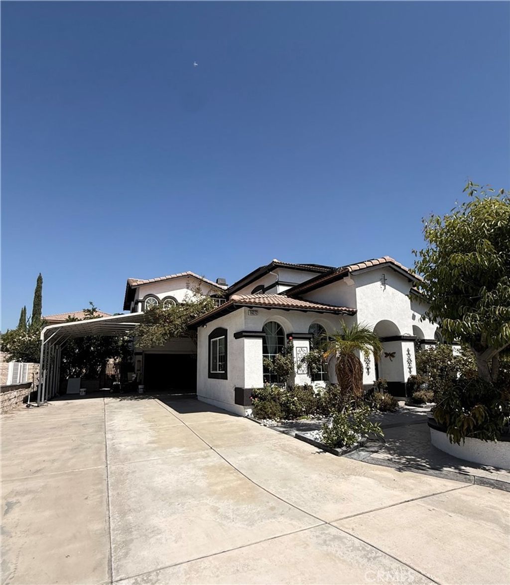 16272 Star Crest, Fontana