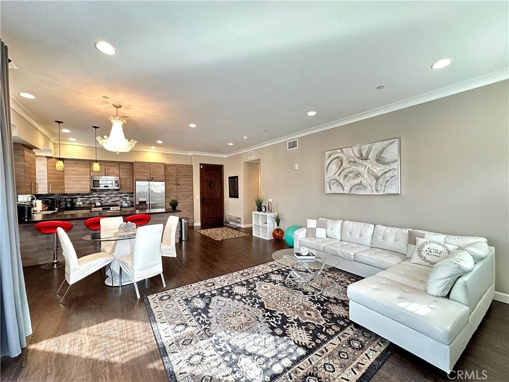 342 Myrtle # 201, Glendale