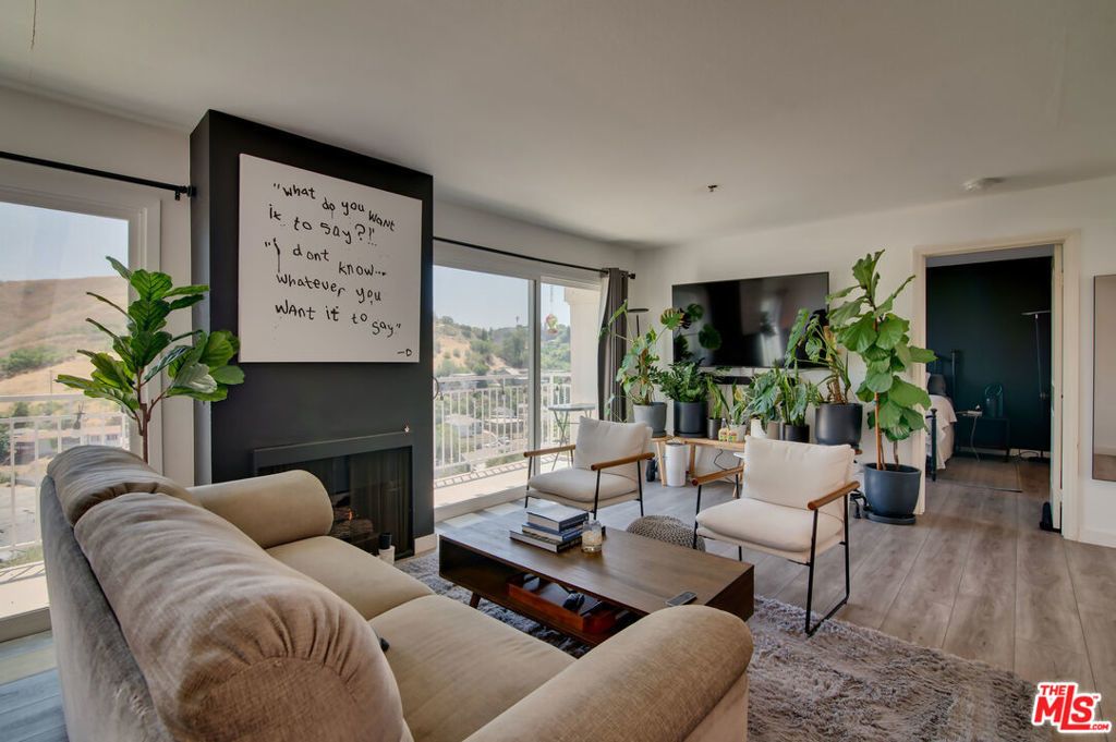 4750 Templeton Street # 1314, Los Angeles