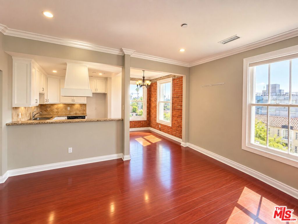 1236 N Flores Street # 402, West Hollywood