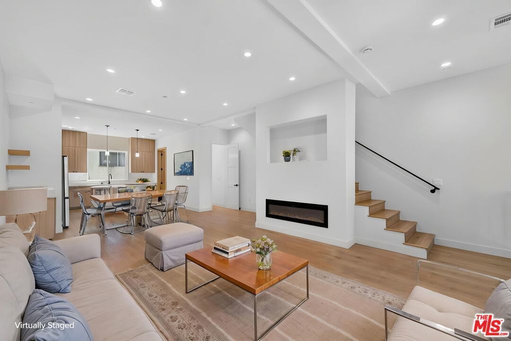 2422 N Council Street, Los Angeles