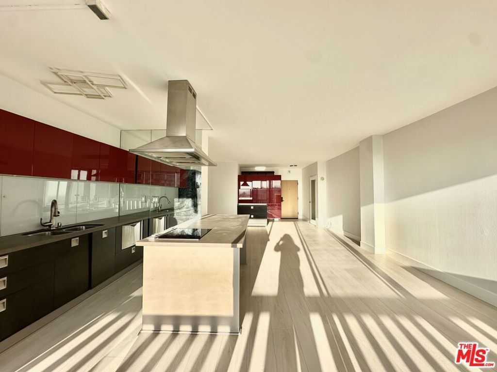 999 Doheny Drive # 706, West Hollywood