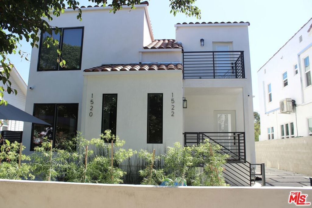 1520 S Burnside Avenue, Los Angeles