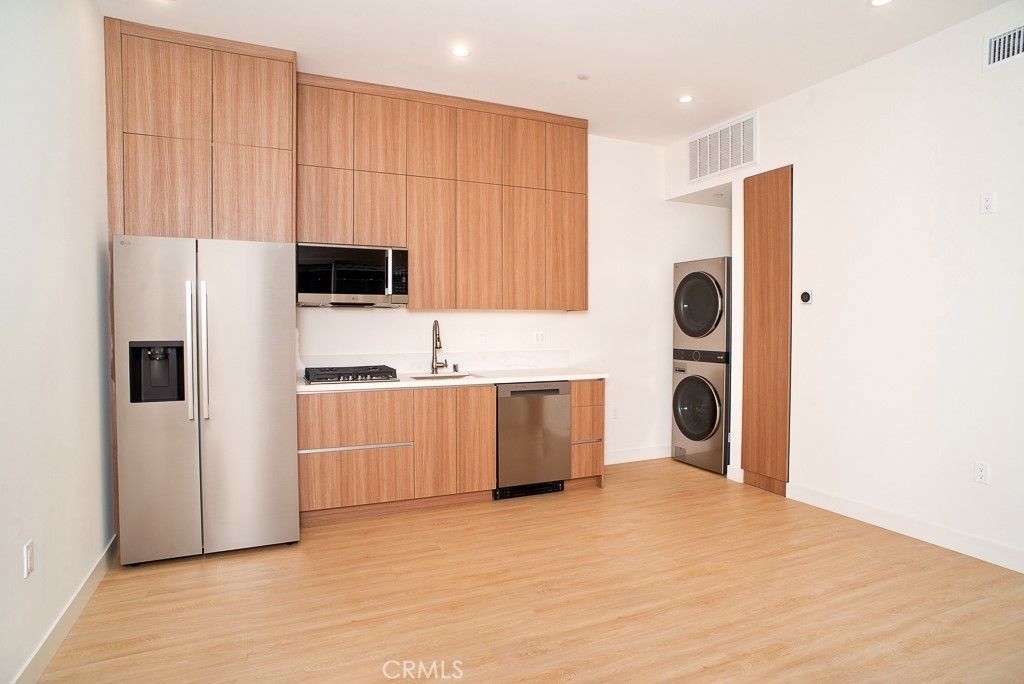 5614 Buffalo, Valley Glen