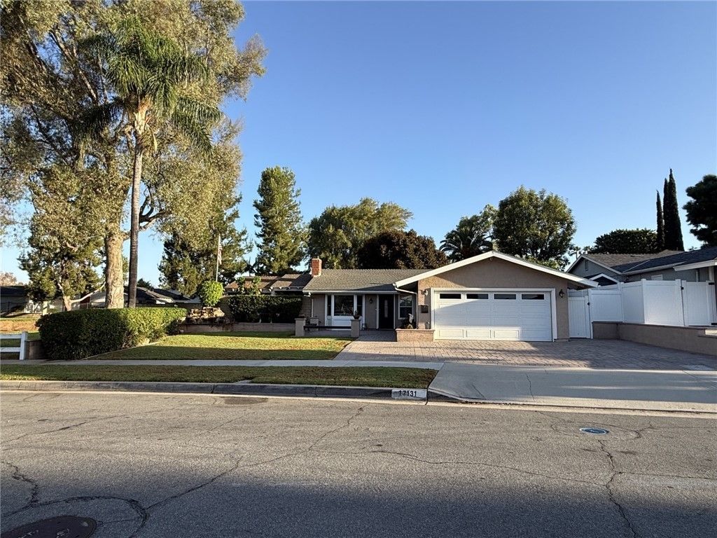 17131 Cascades, Yorba Linda