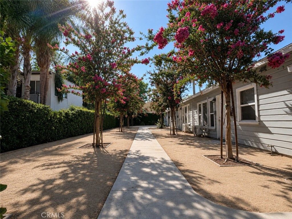 889 N Oakland # 891, Pasadena