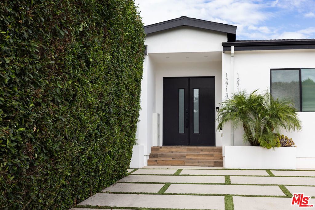 12713 Tiara Street, Valley Village