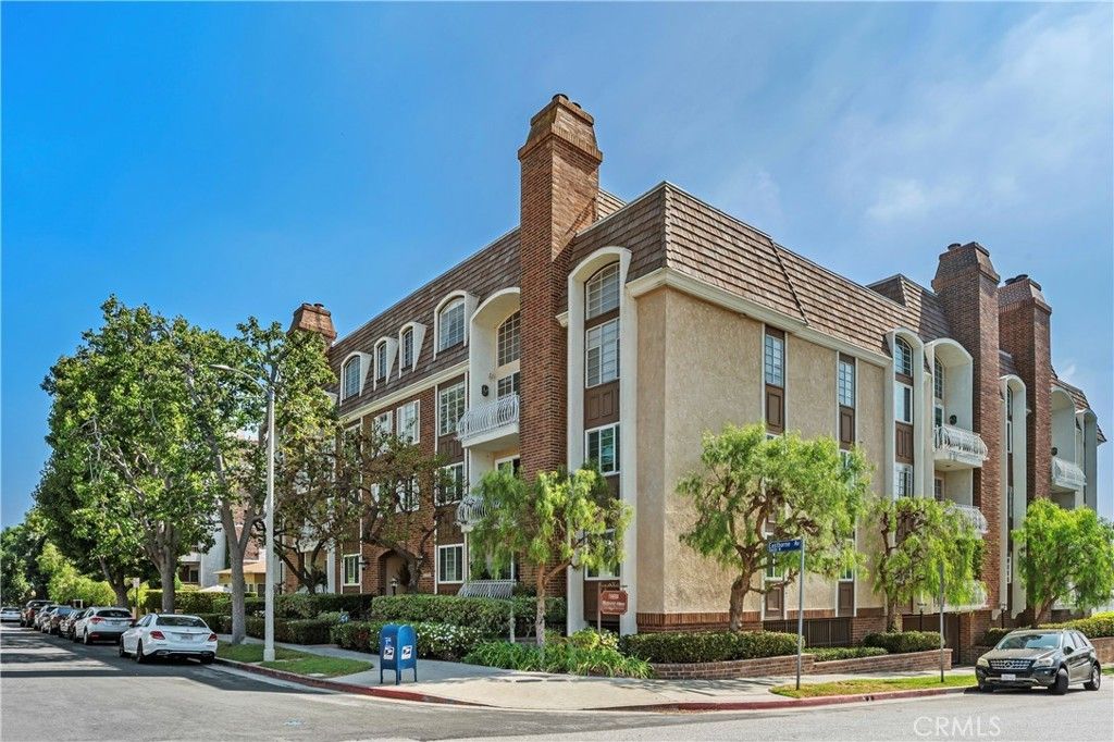 10668 Eastborne Avenue # 207, Los Angeles