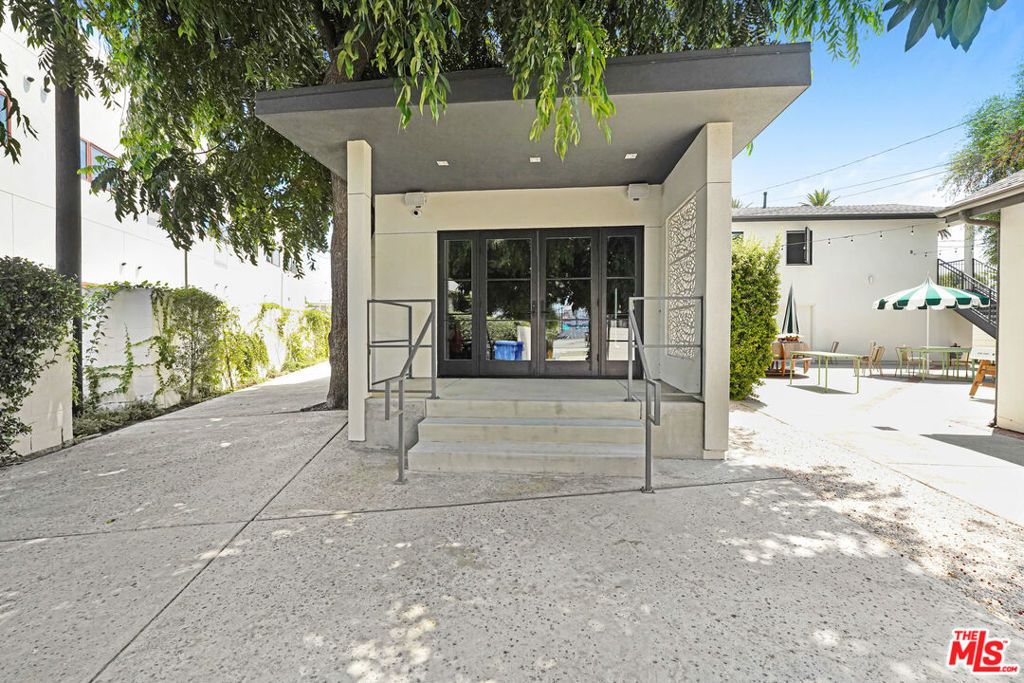 2614 Alsace Avenue, Los Angeles