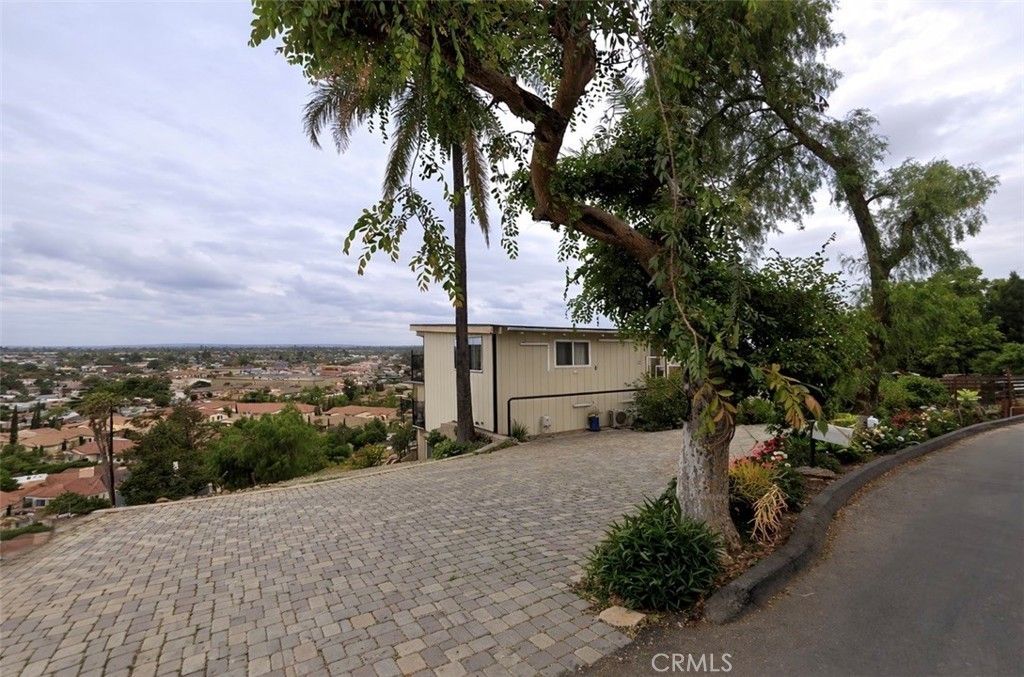 12221 Circula Panorama, North Tustin