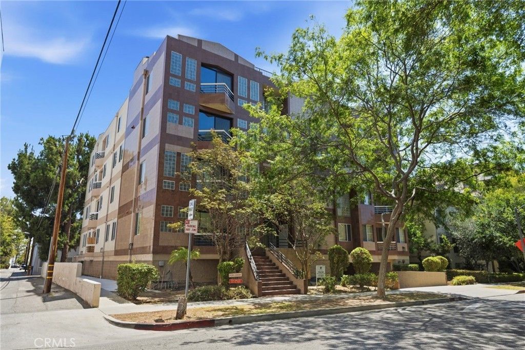 120 S Crescent # 104, Beverly Hills