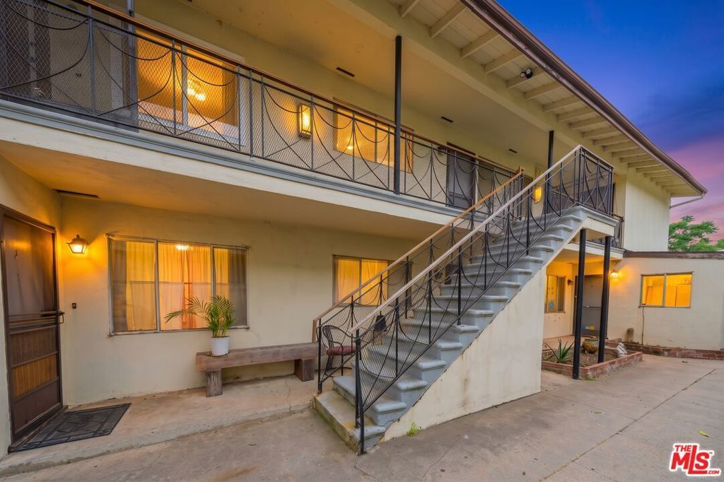10043 Haines Canyon Avenue # B, Los Angeles