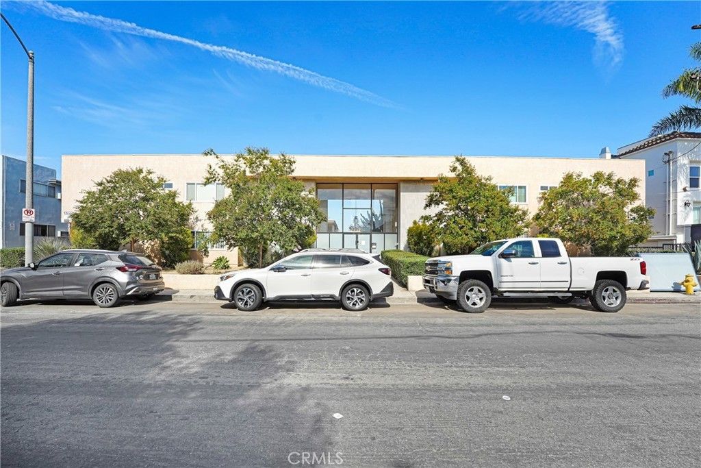 5232 Corteen Place # 7, Valley Village