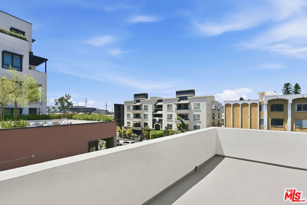 1130 N Orange Drive # Ph301, Los Angeles