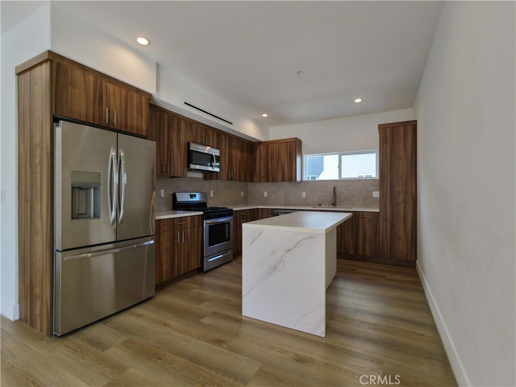5635 Klump Avenue, North Hollywood