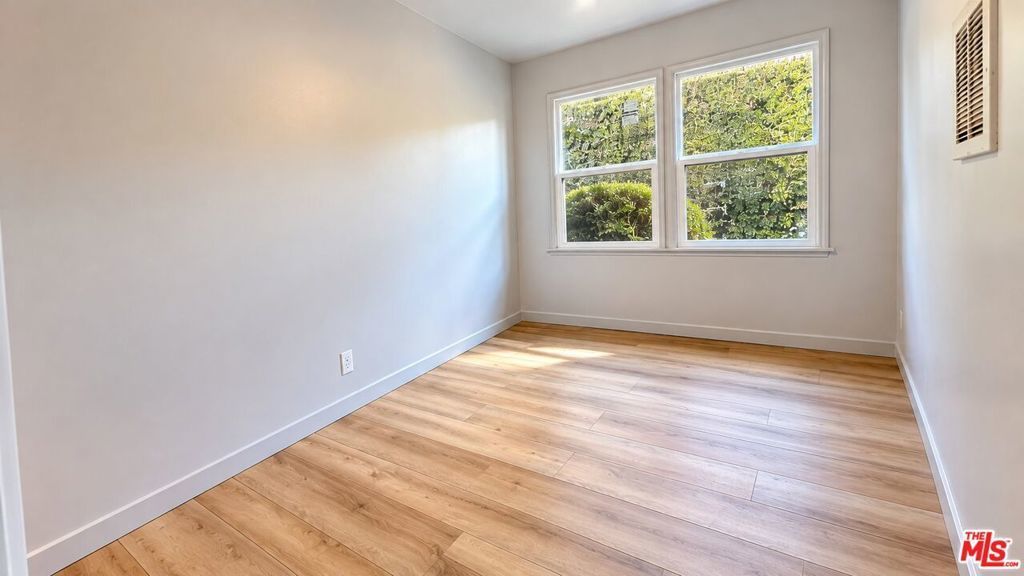 1344 W 107th Street, Los Angeles