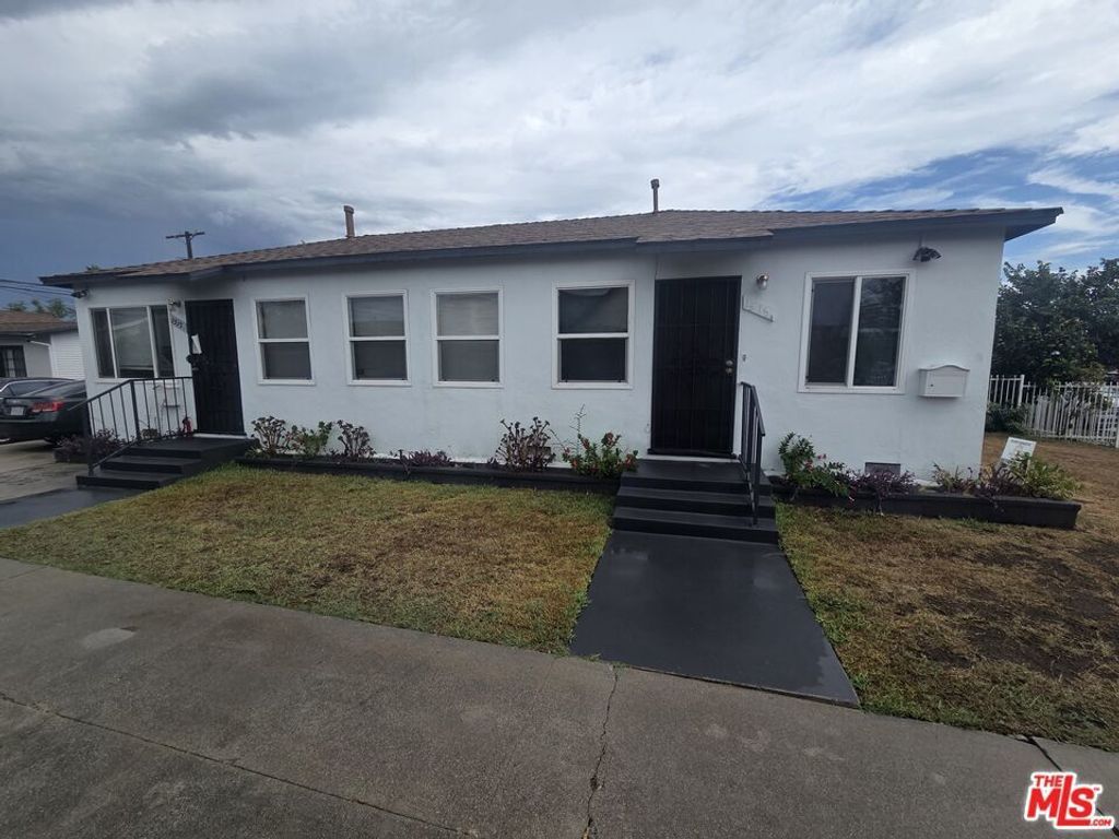 1515 1/2 W 85th Street, Los Angeles
