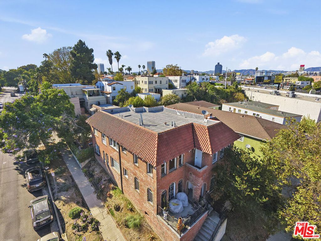 1097 S Orange Drive, Los Angeles