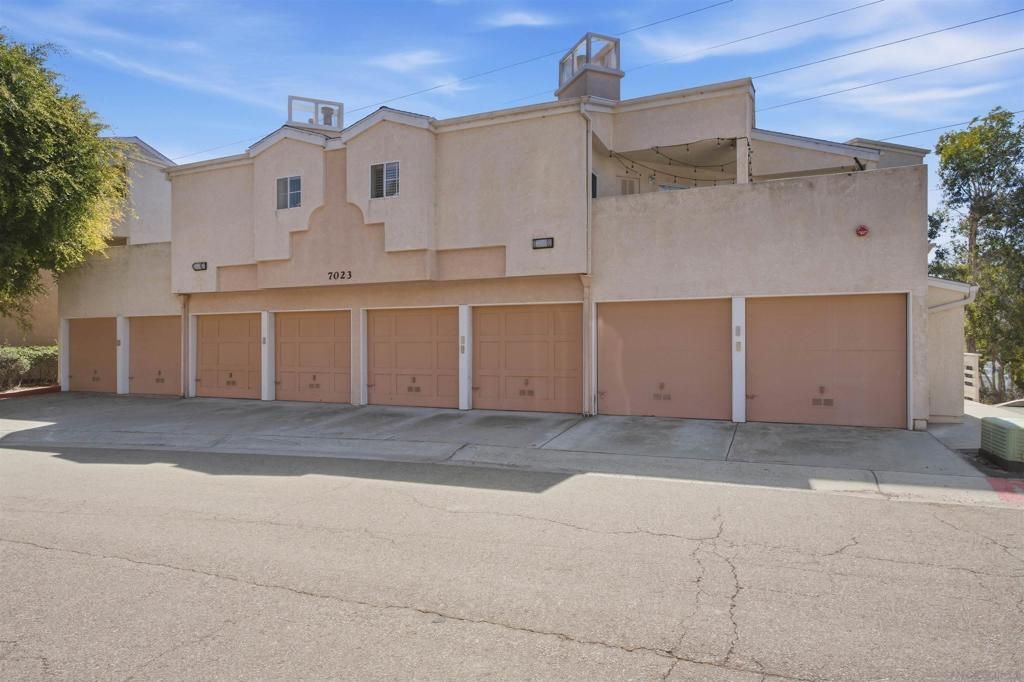 7023 Camino Degrazia # 213, San Diego