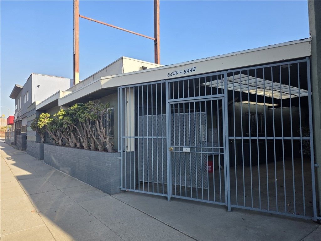 5448 Pomona, Los Angeles