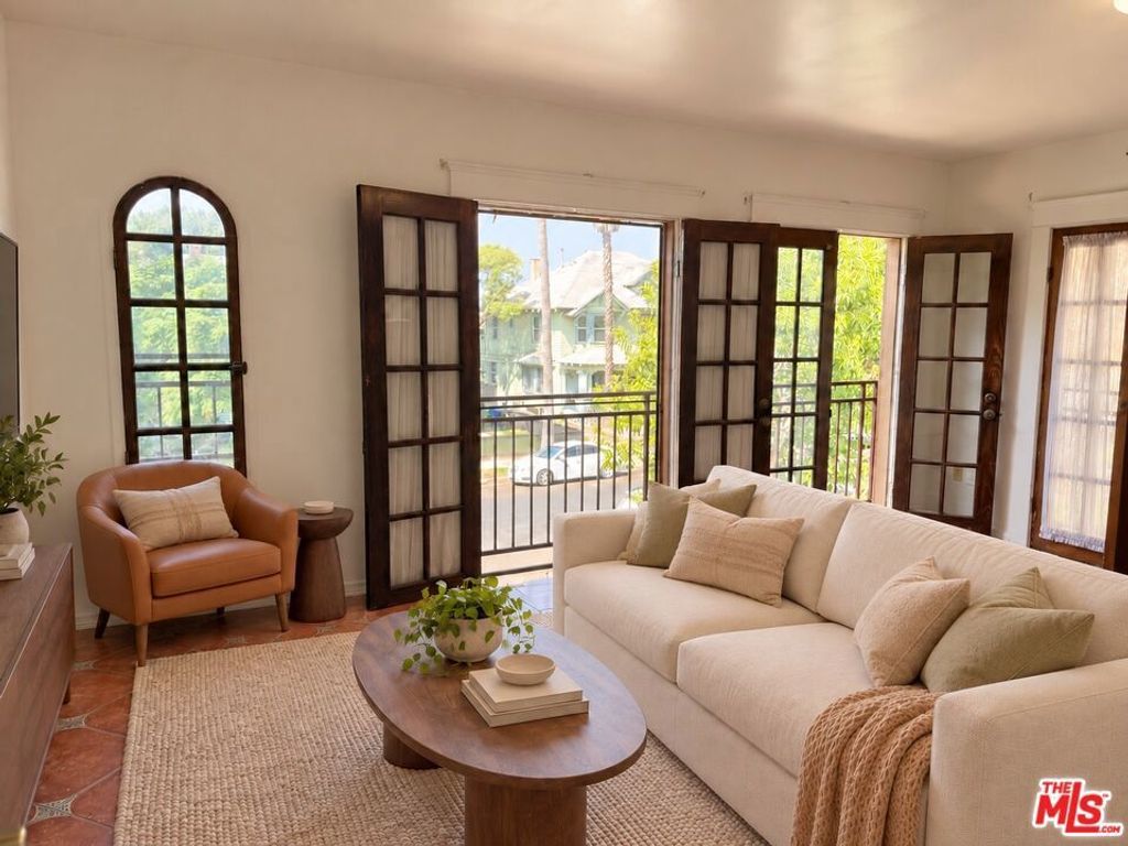 2646 Kenwood Ave # 4, Los Angeles