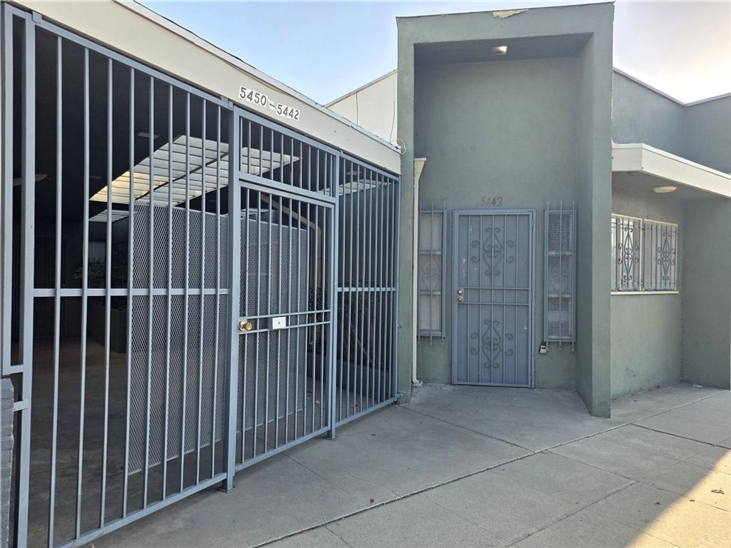 5442 Pomona, Los Angeles