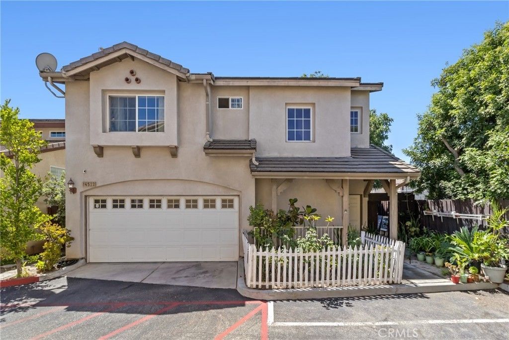 14522 Day Lily, Panorama City