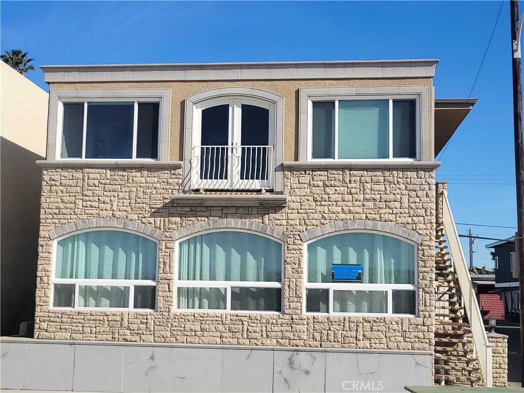 1319 Seal Way, Seal Beach