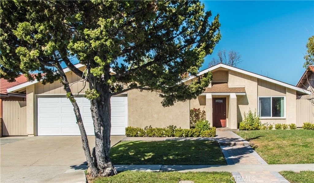 6017 E La Paz Way, Anaheim Hills
