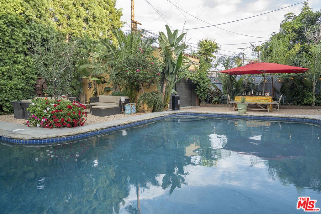 176 N Orange Drive, Los Angeles