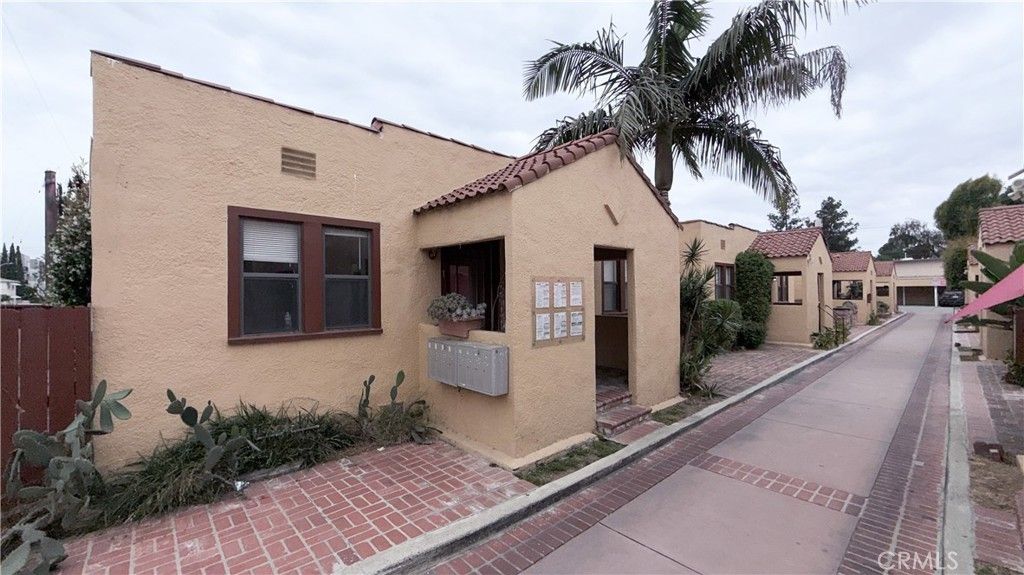 5031 Bakman Avenue # 2, North Hollywood