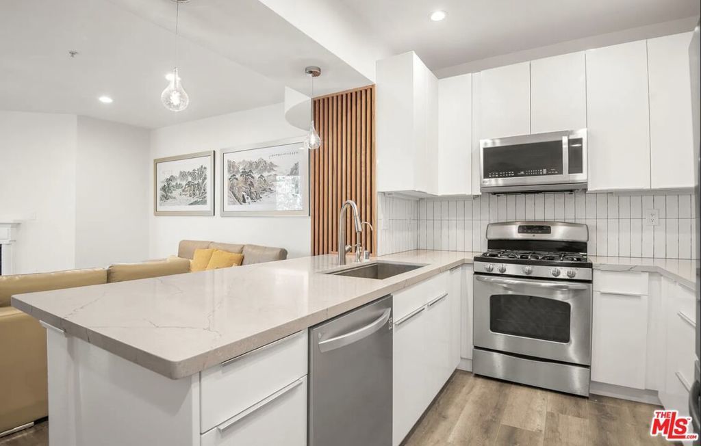 620 S Gramercy Place # 206, Los Angeles
