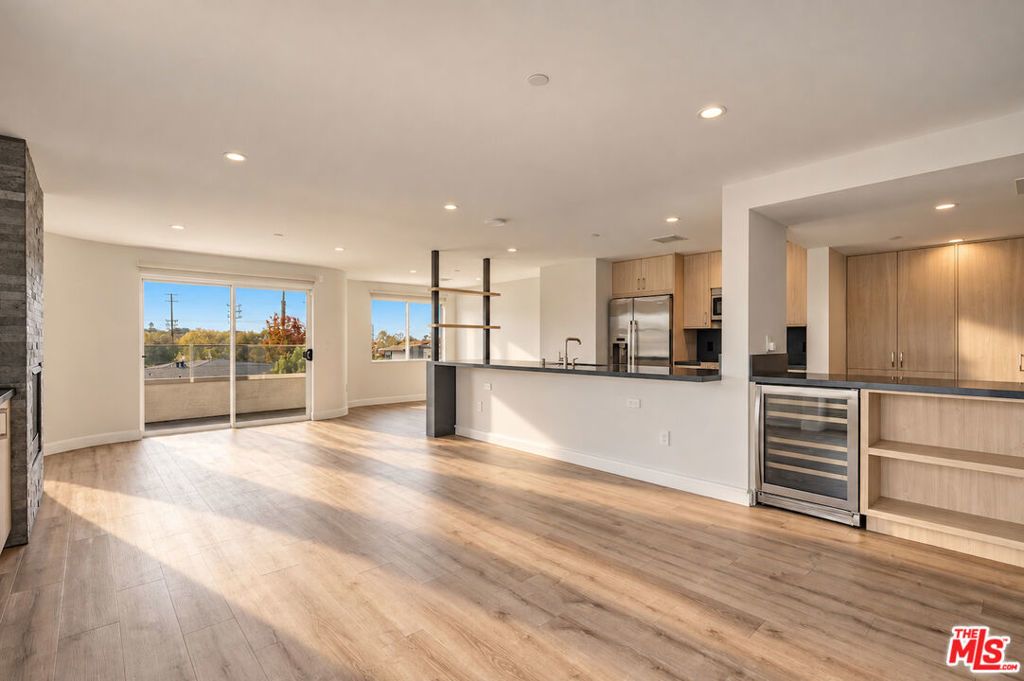 10951 National Boulevard # 303, Los Angeles