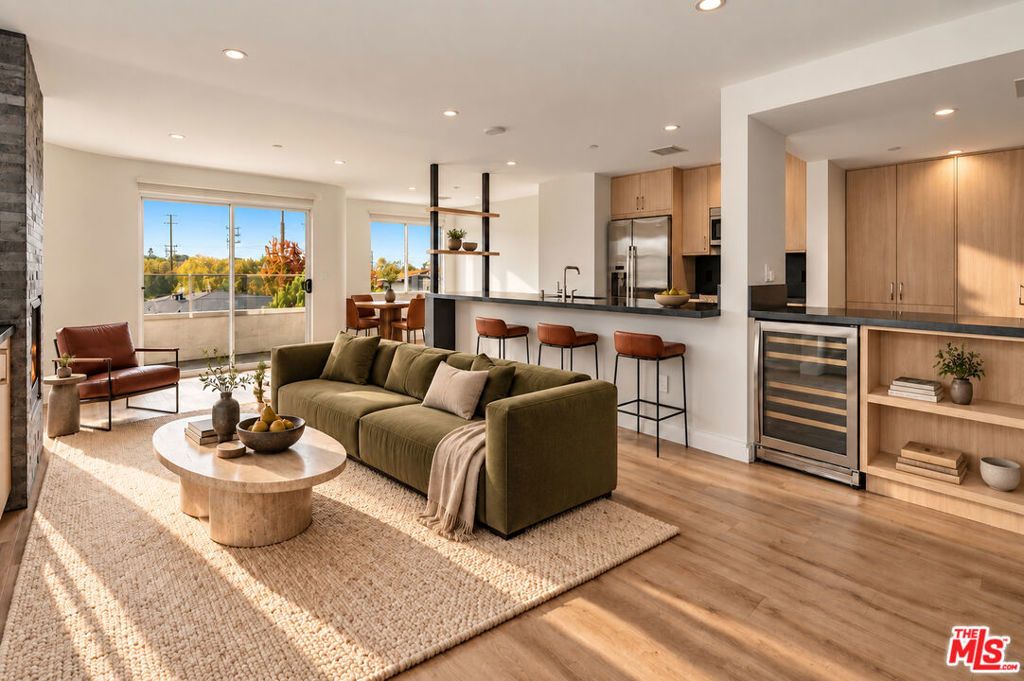 10951 National Boulevard # 303, Los Angeles