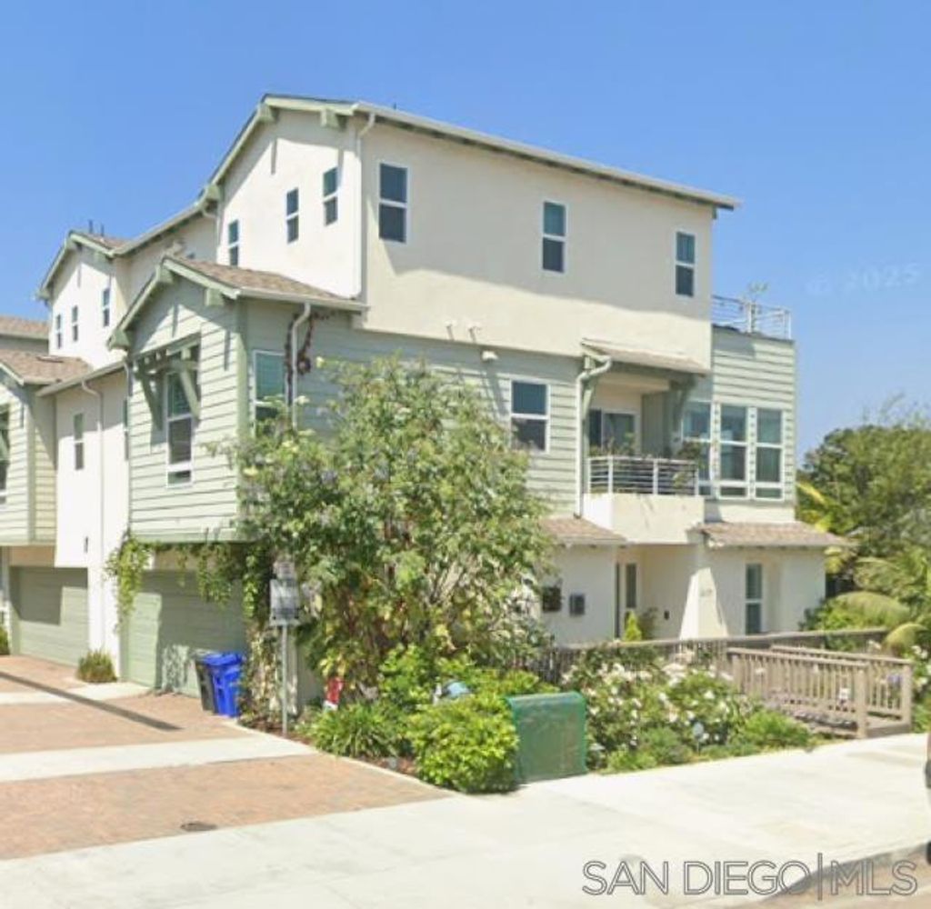 2675 Roosevelt St, Carlsbad