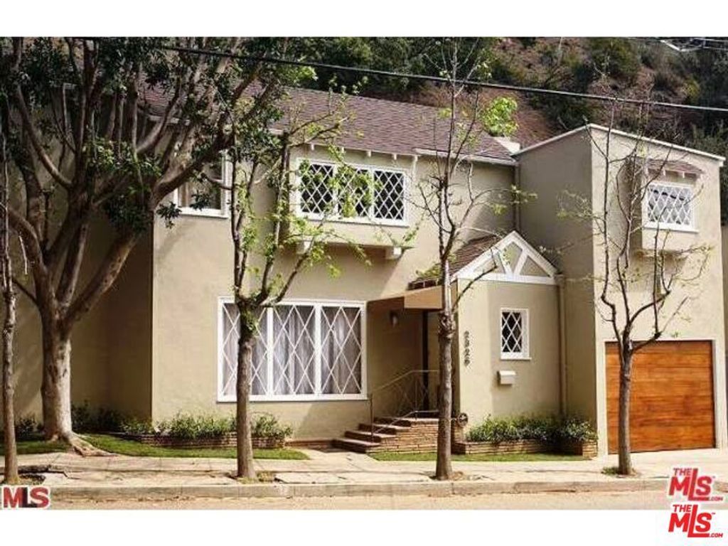 2326 Canyon Drive, Los Angeles
