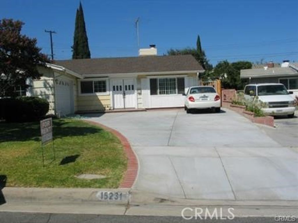 15231 Caravaca Road, La Mirada
