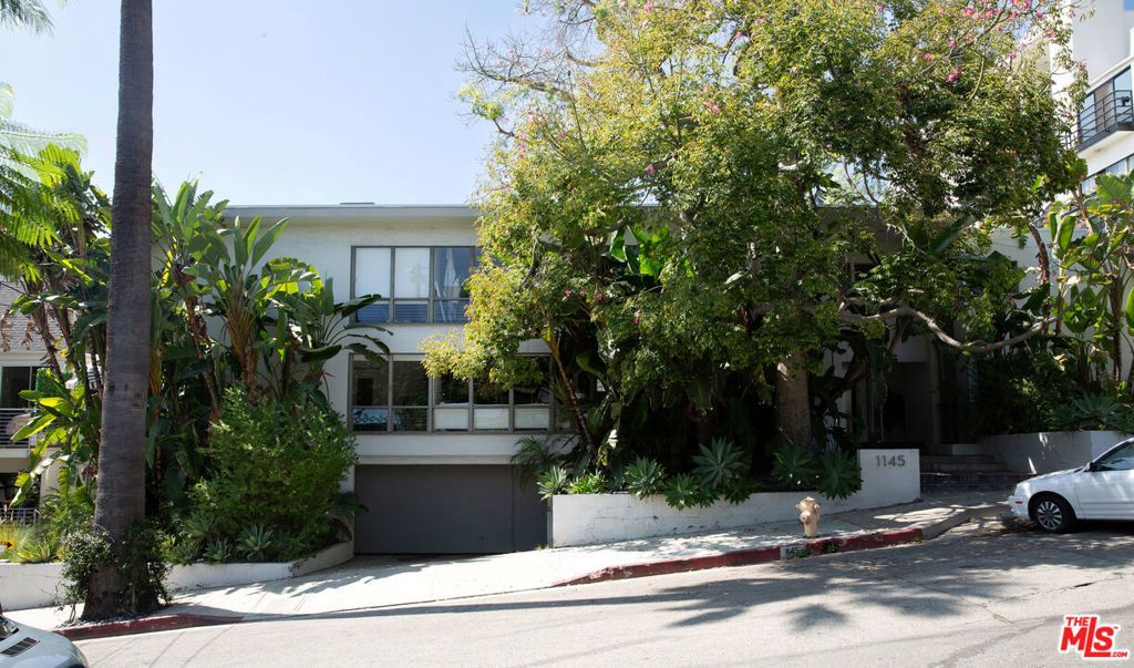 1145 Larrabee Street # 10, West Hollywood