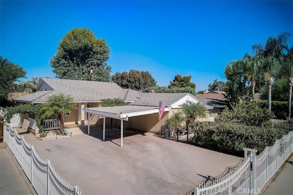 6515 Baird Avenue, Reseda