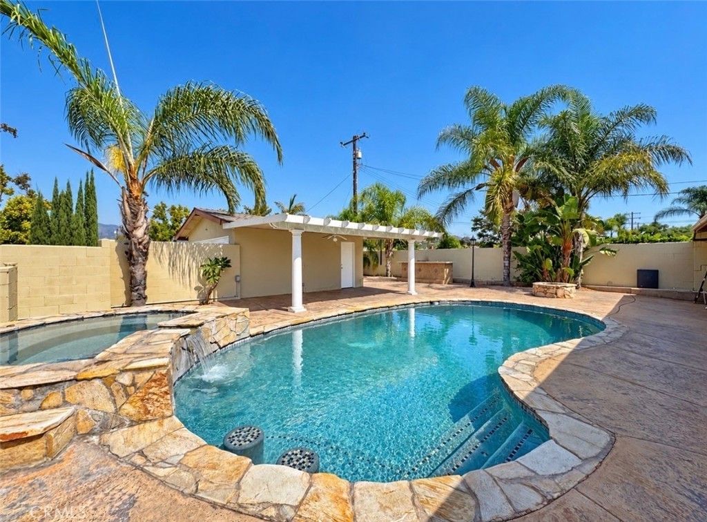 211 W Payson Street, Glendora
