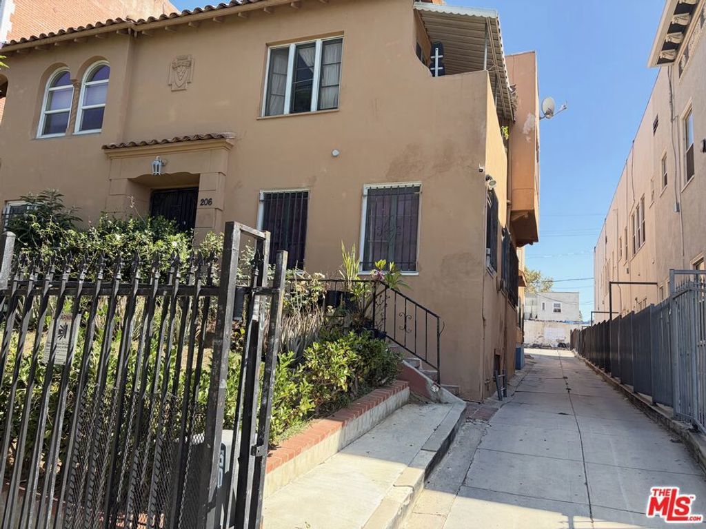 206 S Kenmore Avenue, Los Angeles