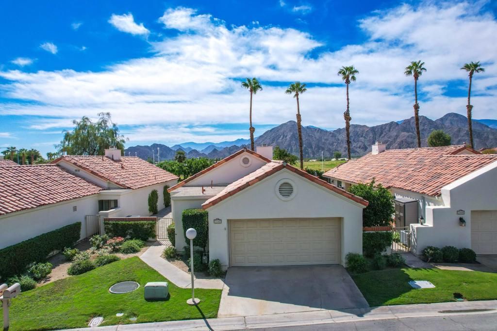 77707 Calle Las Brisas S, Palm Desert