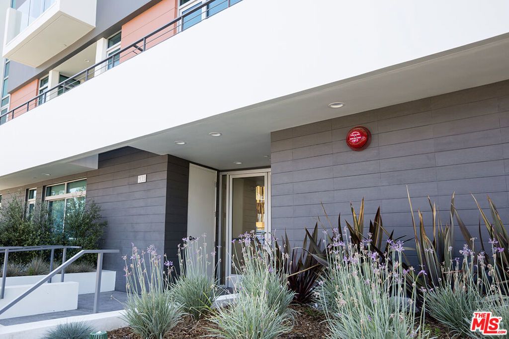 938 S Orange Grove Avenue # 202, Los Angeles