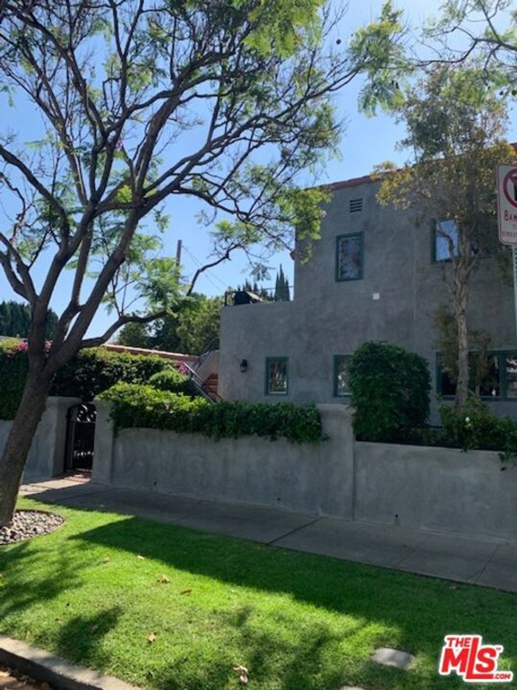 8585 Airdrome Street, Los Angeles