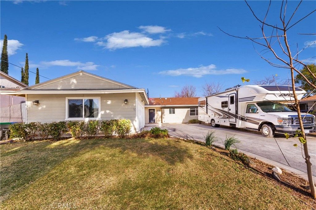 22327 Espuela Drive, Saugus