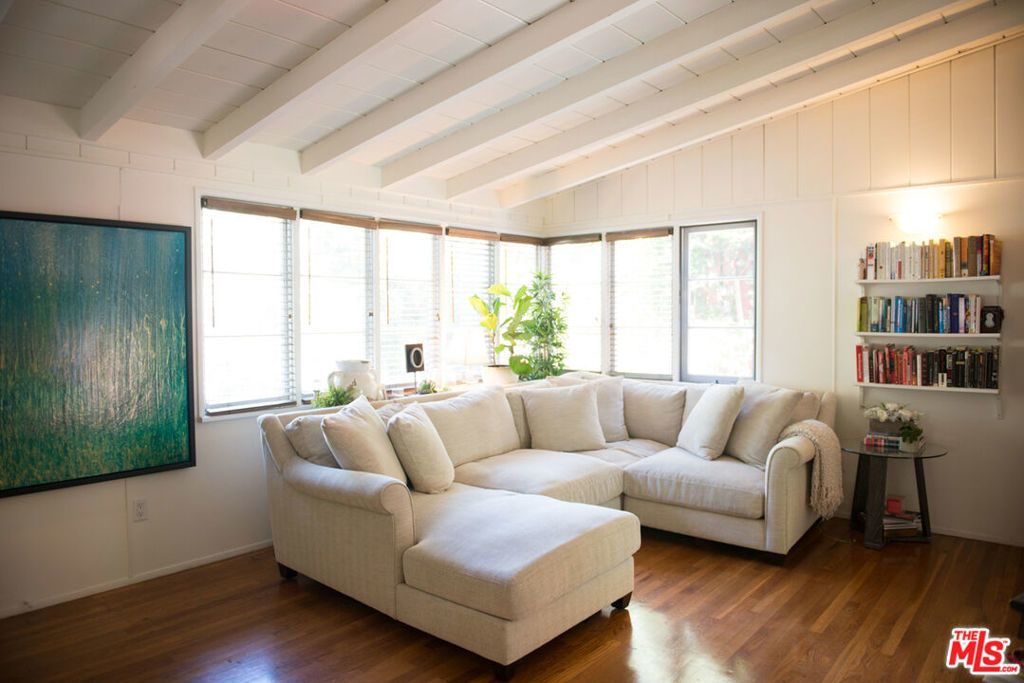 1828 N Beverly Glen Boulevard, Los Angeles