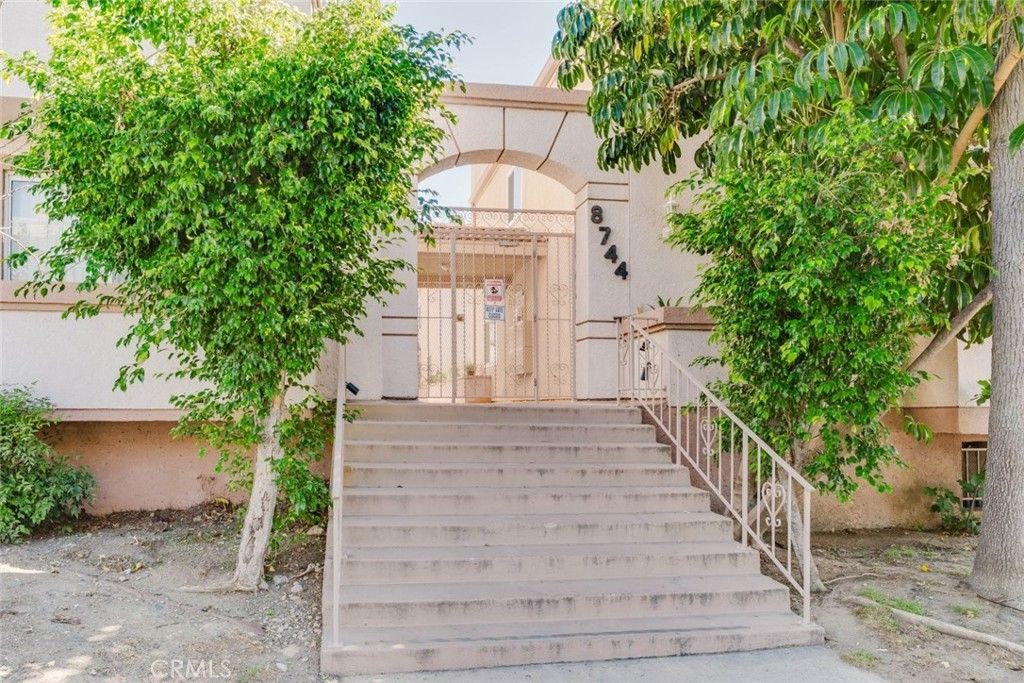8744 Darby Avenue # 14, Northridge